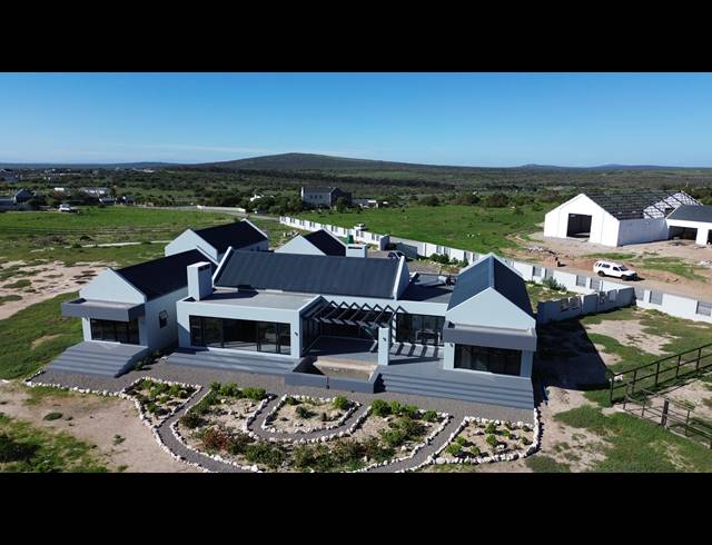 2HA SMALLHOLDING FOR SALE IN OLIFANTSKOP